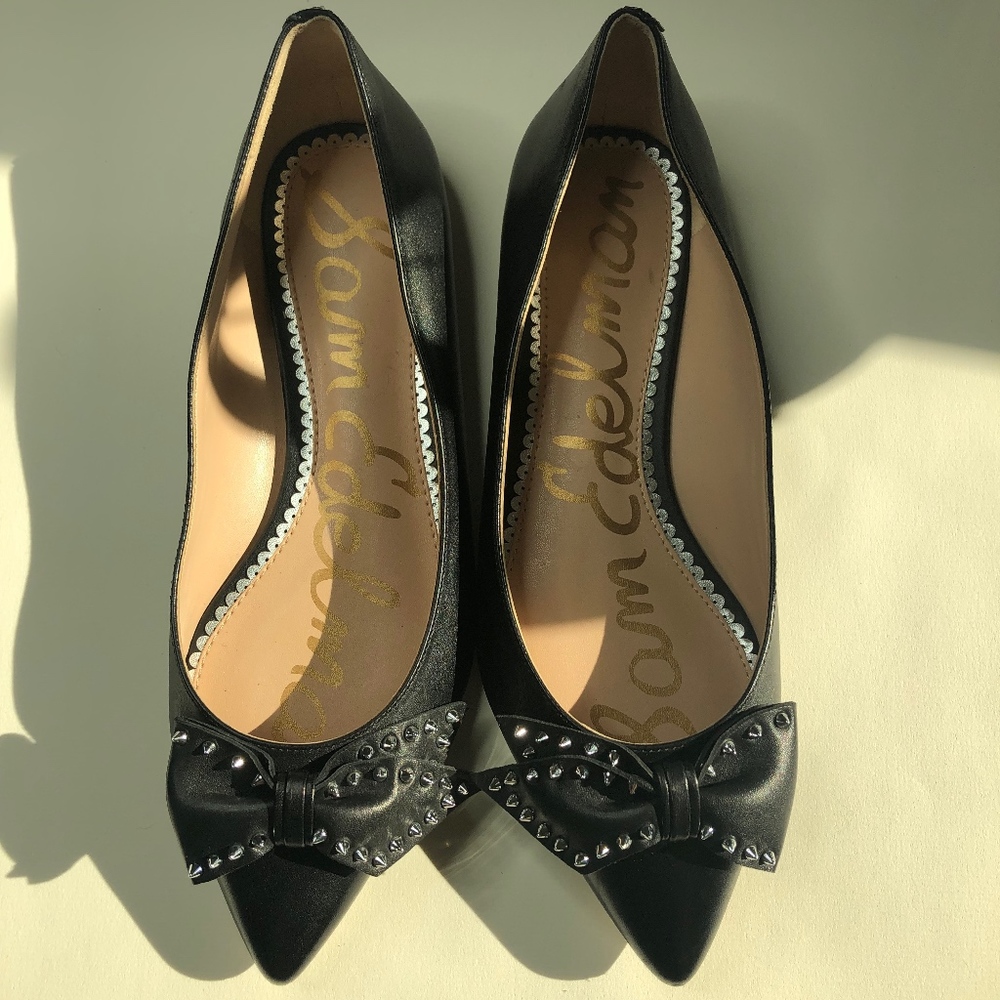 Sam Edelman 7W Spiked Point-toed Bow Black Flats